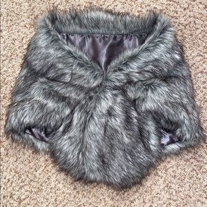 Women’s Fur Shawl. One Size.
